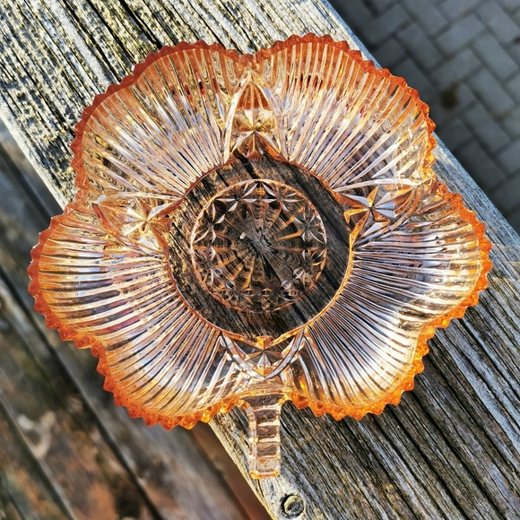 Vintage Pink Four Leaf Clover Cut Glass Trinket Dish - Picture 1 of 12